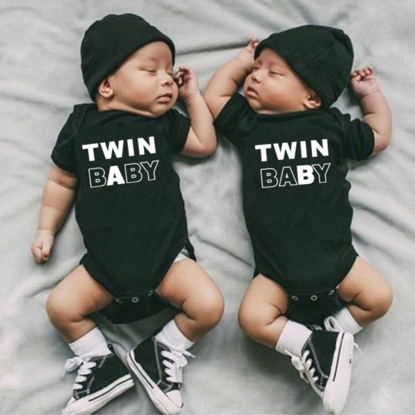 בגד גוף לתינוקות תאומים עם הדפס – Twin Baby 2